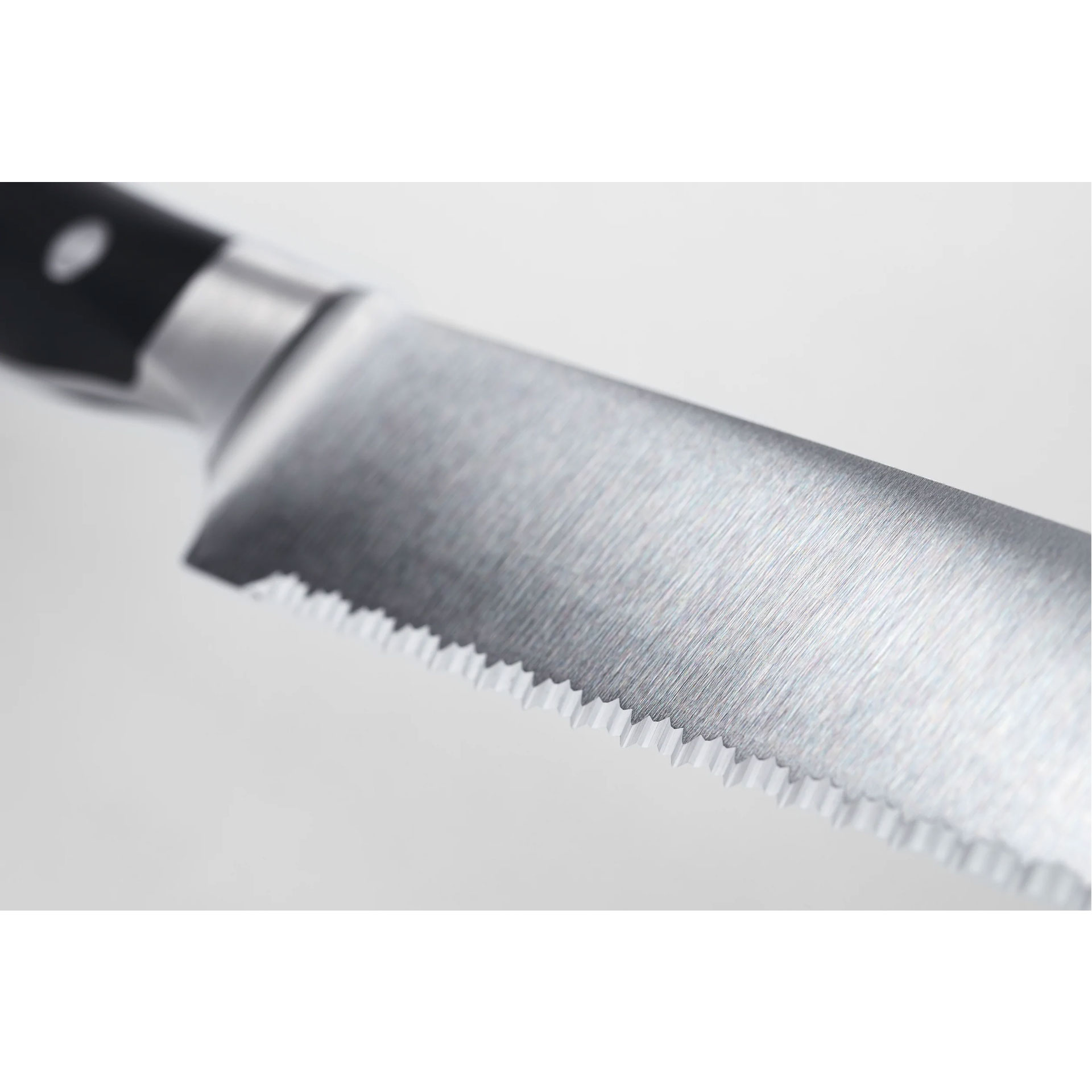 Wüsthof Classic Ikon – nůž na chleba s dvojitým zoubkováním 23 cm | W-1040331123