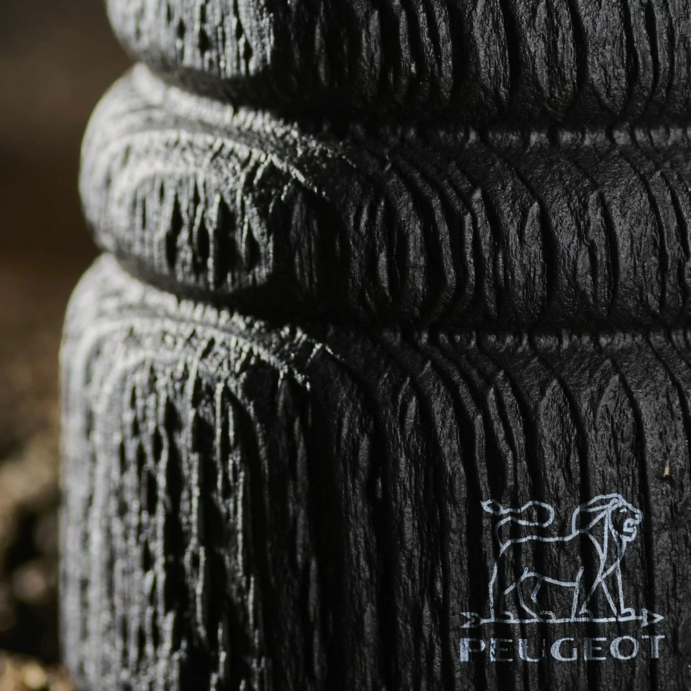 Peugeot Paris Nature Black ruční mlýnek na pepř 12 cm – upcyklované dřevo, černý povrch (SKU 41380)