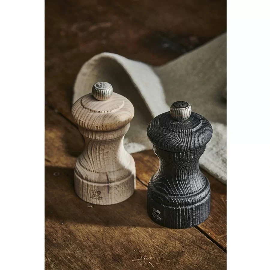 Peugeot Bistro Nature Black ruční mlýnek na pepř 10 cm – upcyklované bukové dřevo (PEFC), černý (SKU 41366).