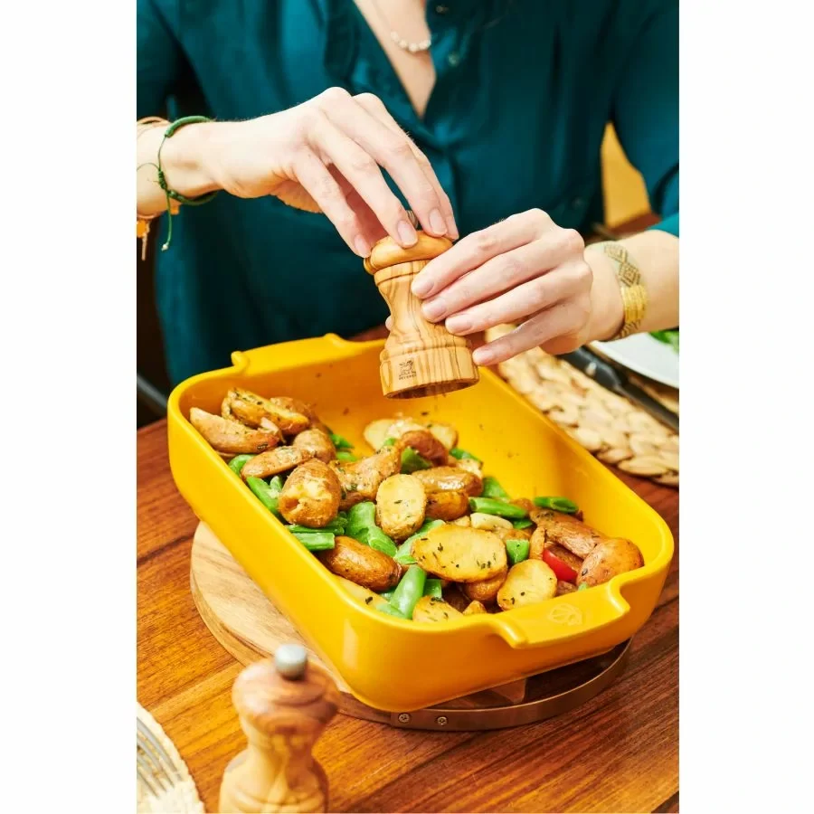 Peugeot Bistro Olivier ruční mlýnek na pepř 10 cm – olivové dřevo, přírodní (PG-38212).