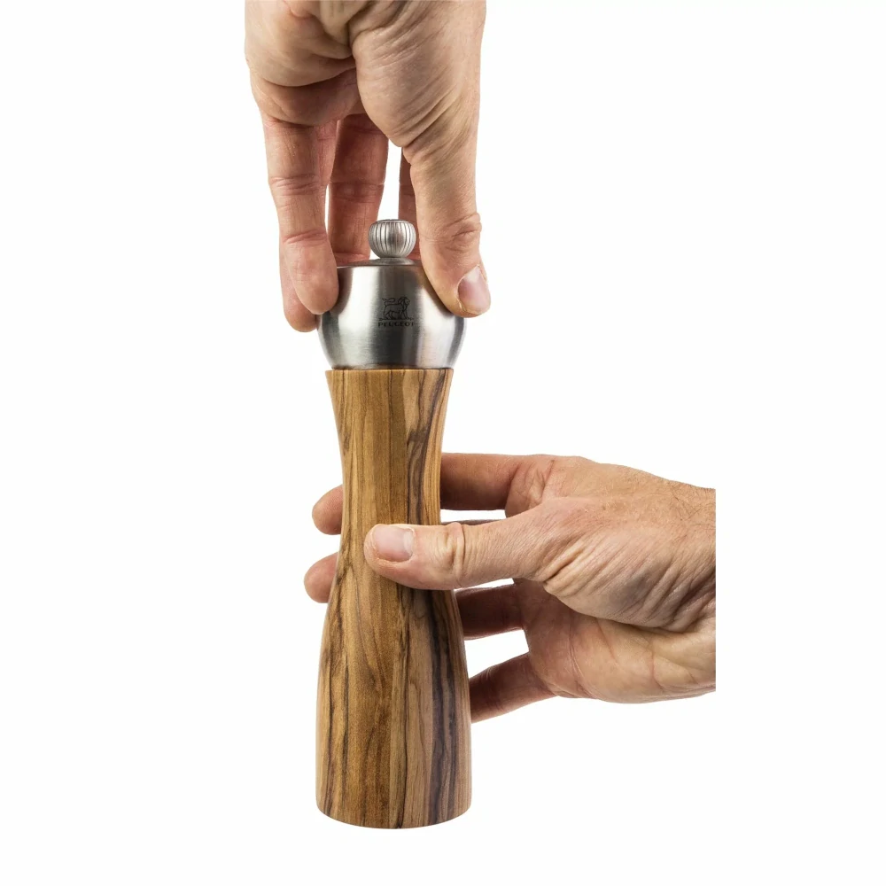 Peugeot Fidji ruční mlýnek na sůl 20 cm – olivové dřevo a nerez (SKU 33835)