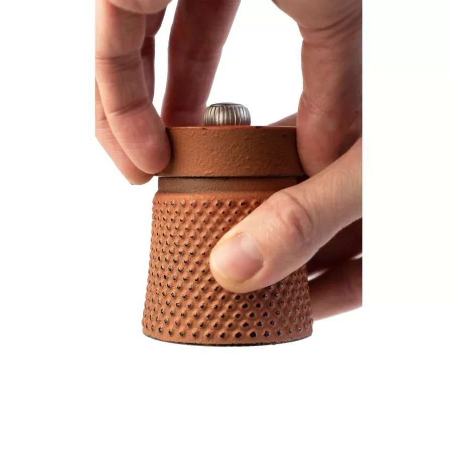 Peugeot Bali Fonte ruční mlýnek na pepř z litiny 8 cm – oranžový (Peach), sečuánský pepř (SKU 35426)