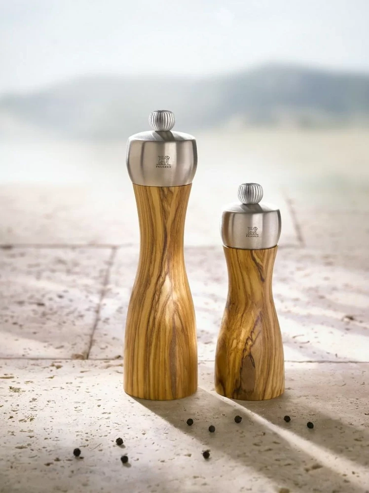 Peugeot Fidji ruční mlýnek na sůl 20 cm – olivové dřevo a nerez (SKU 33835)