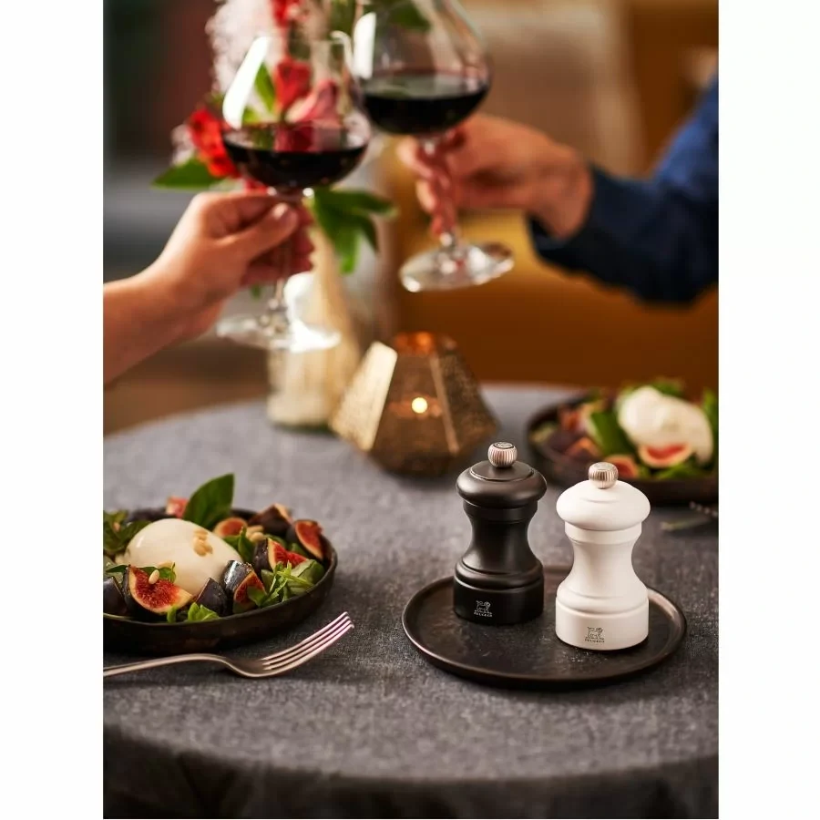 Peugeot Bistro ruční mlýnek na sůl 10 cm – dřevěný, čokoládový (SKU 22600)