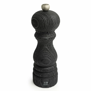 Peugeot Paris Nature Black ruční mlýnek na pepř 18 cm – upcyklované dřevo, včetně fair-trade pepře (SKU 41403).